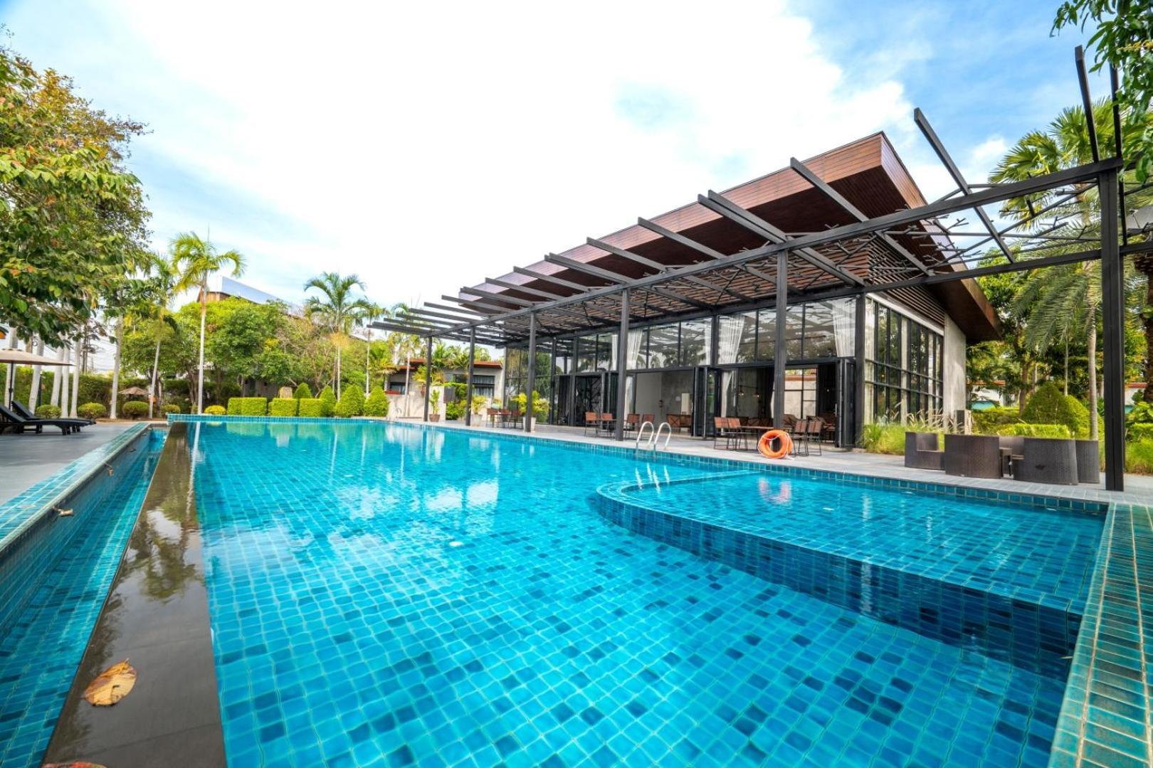 Sea Two Pool Pattaya