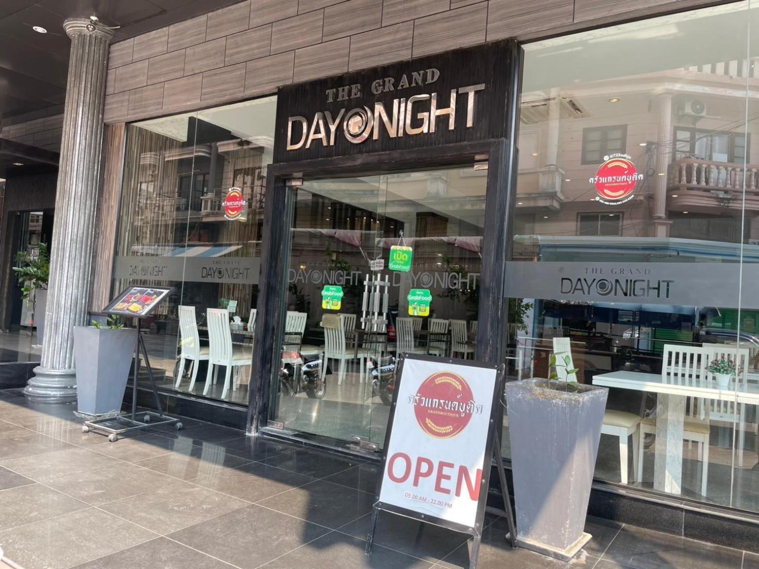 Hotel The Grand Day Night 3*