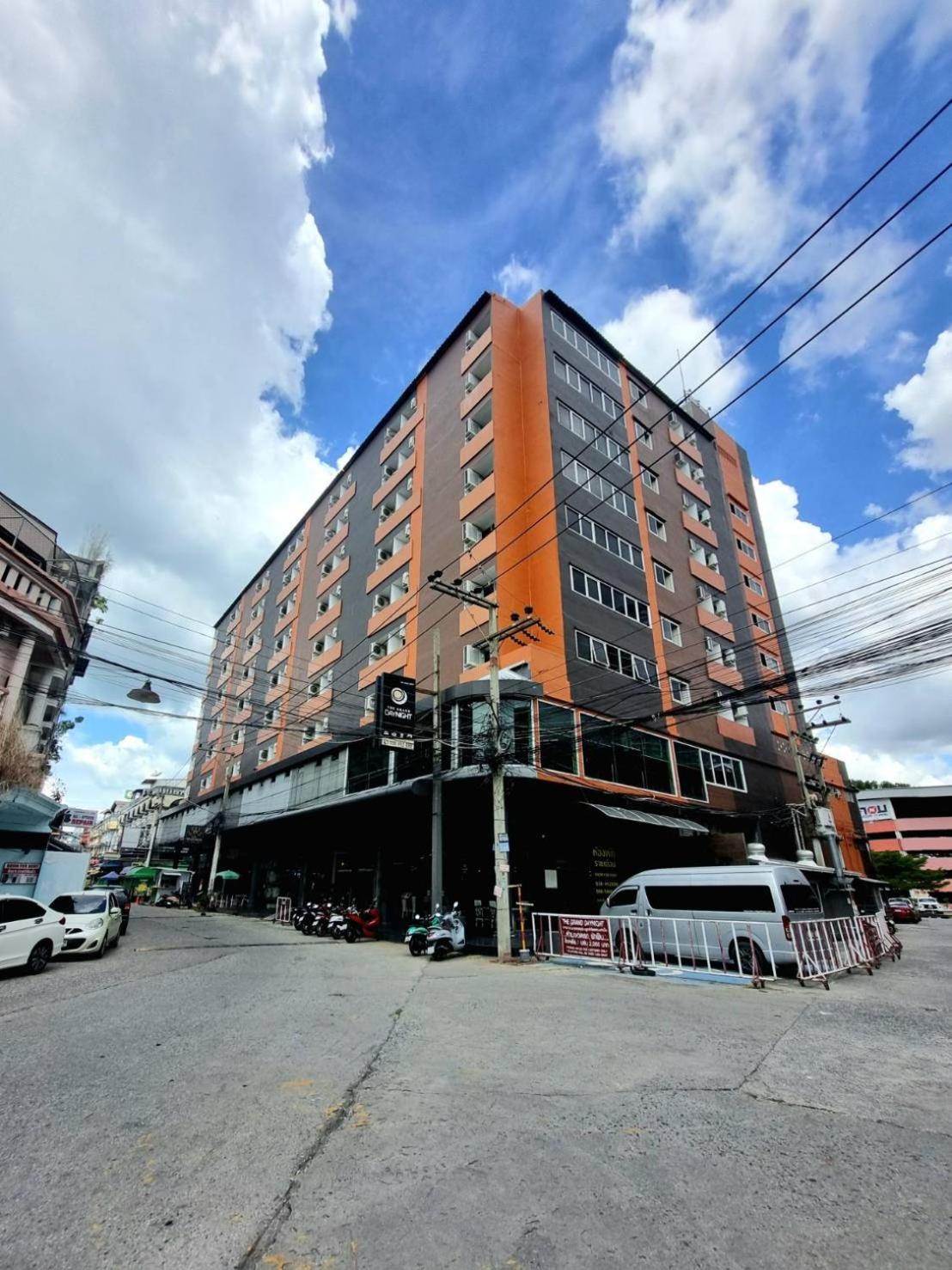 Hotel The Grand Day Night