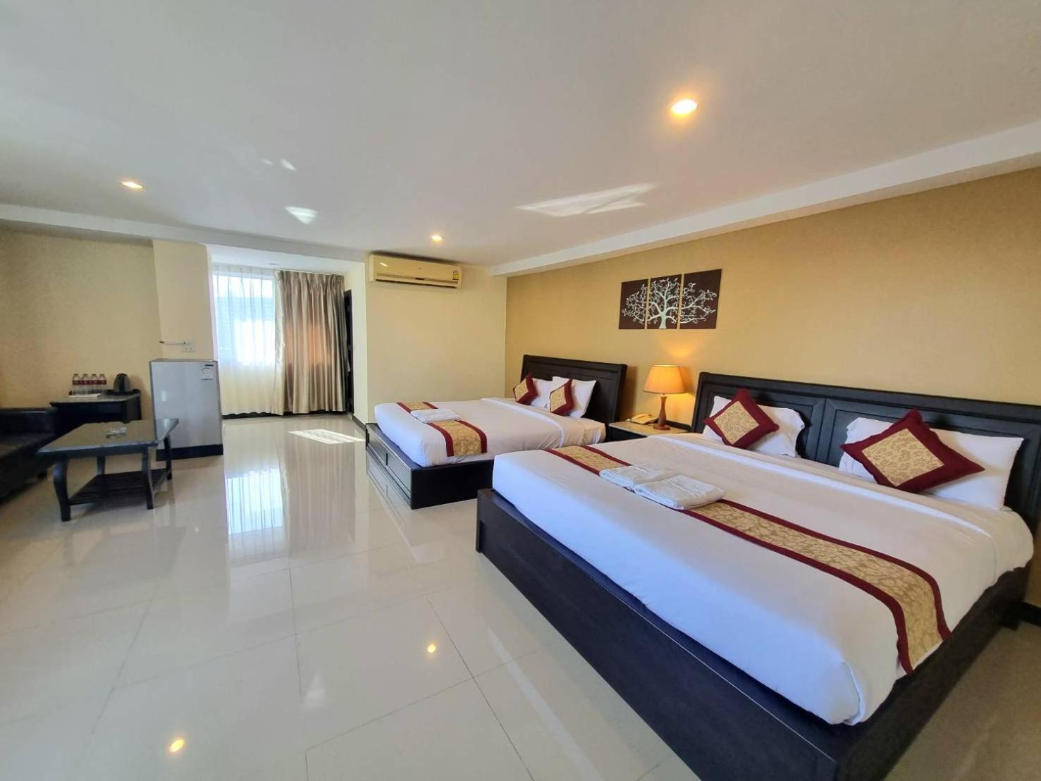Hotel The Grand Day Night Pattaya