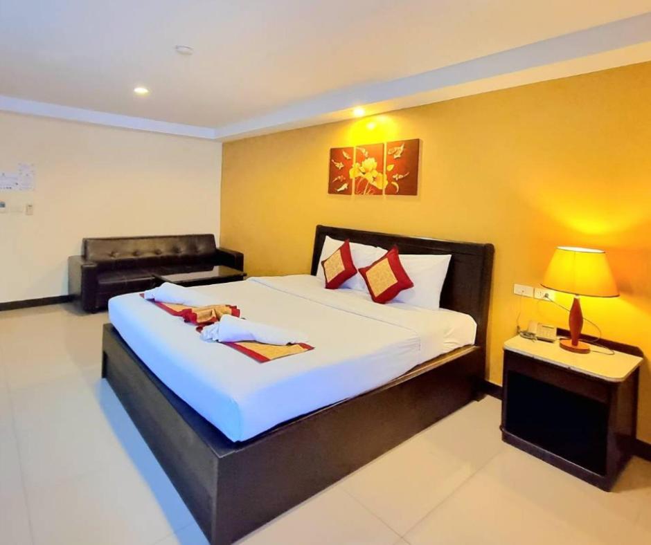 Hotel The Grand Day Night 3*