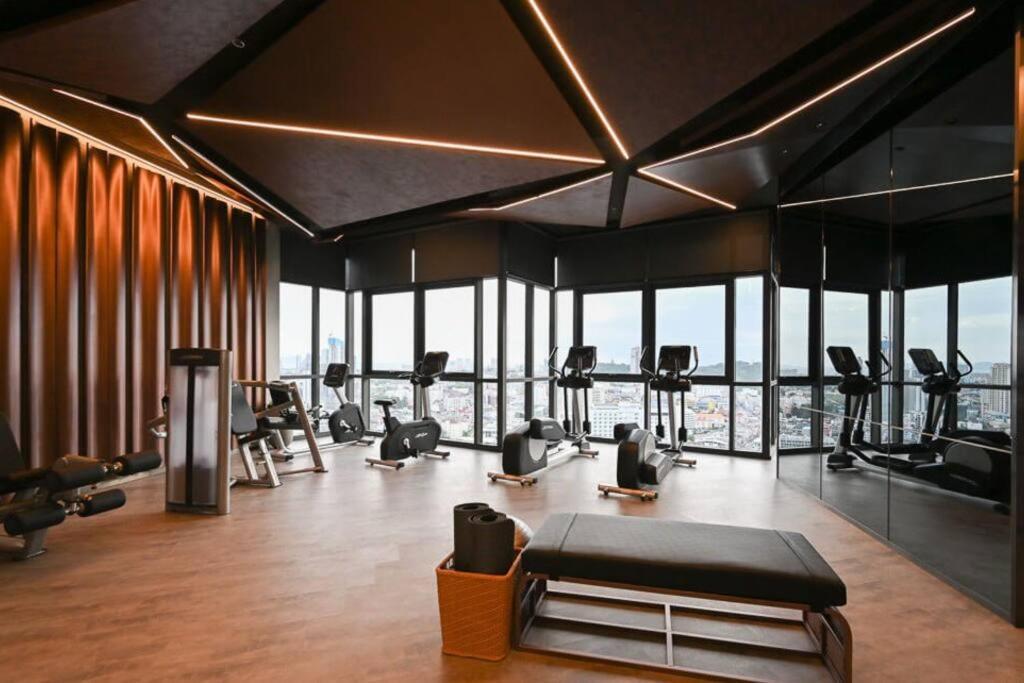 อพาร์ทเม้น Downtown Charm Edge 1 Bedroom Seaview Pattaya