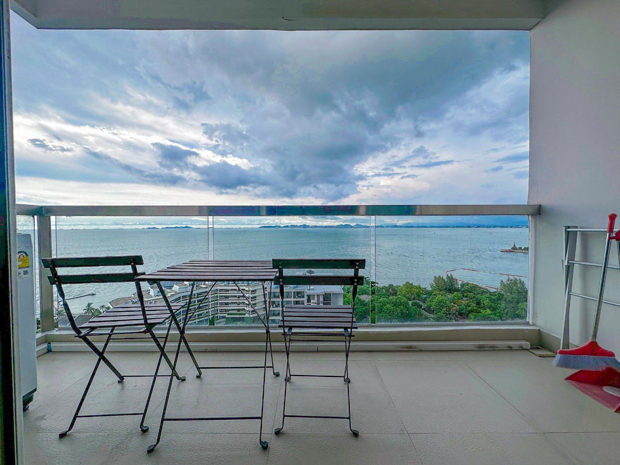 The Palm Wongamat X Monthstayz Thailand Apartment Pattaya