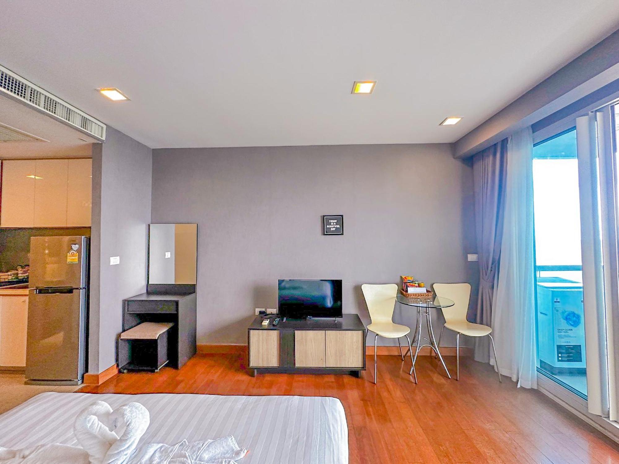 The Palm Wongamat X Monthstayz Thailand * Pattaya