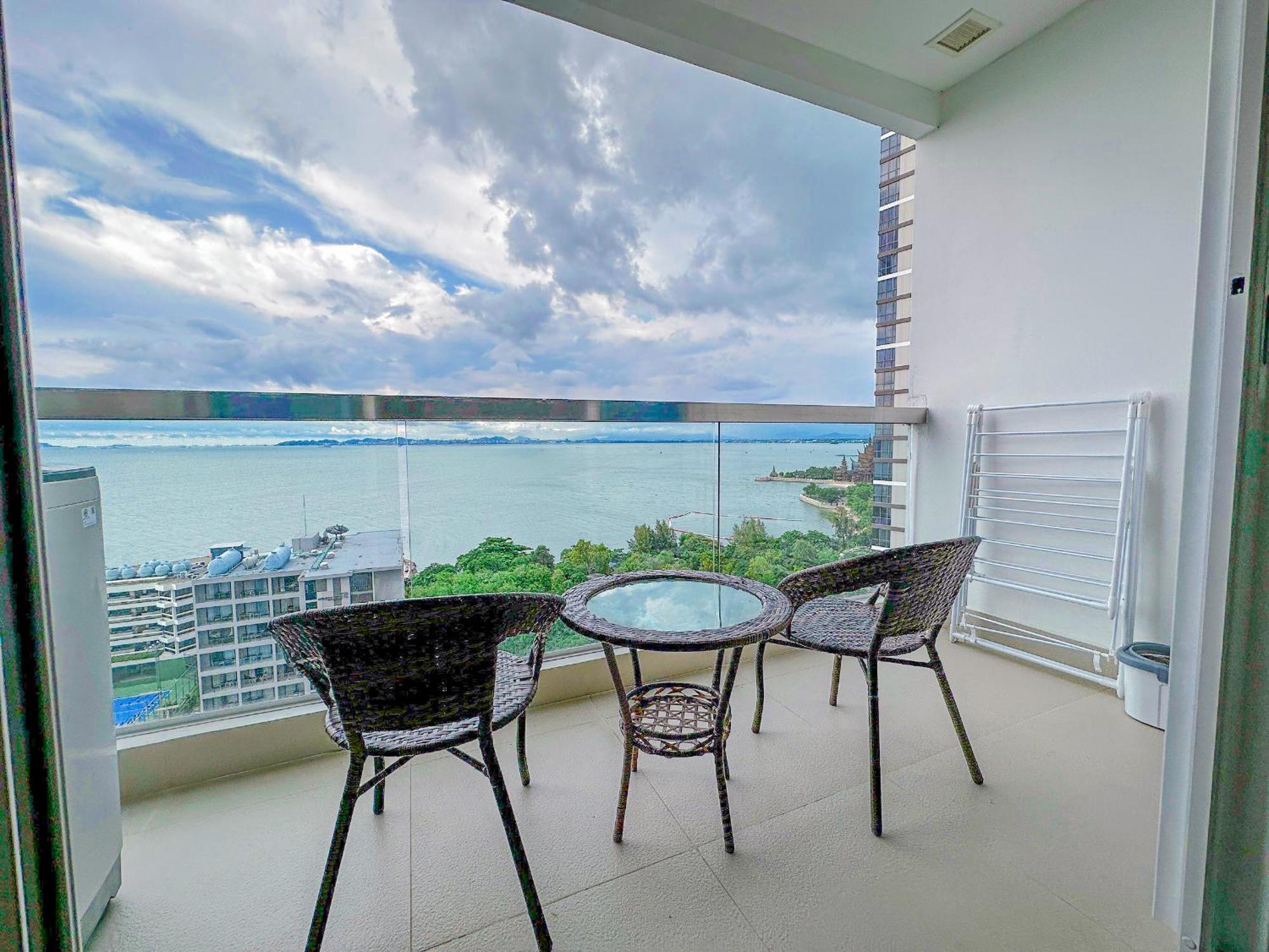 The Palm Wongamat X Monthstayz Thailand Apartment Pattaya