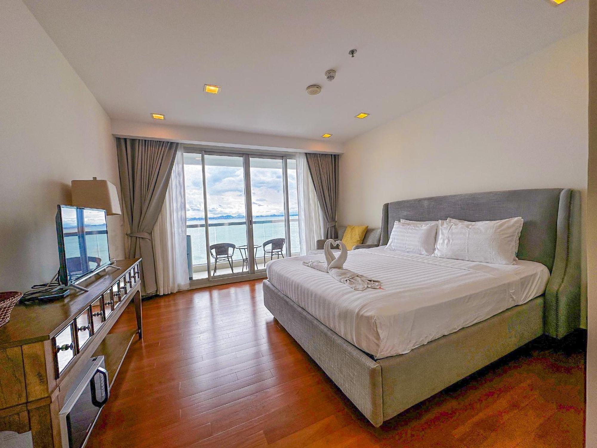 Apartment The Palm Wongamat X Monthstayz Thailand *