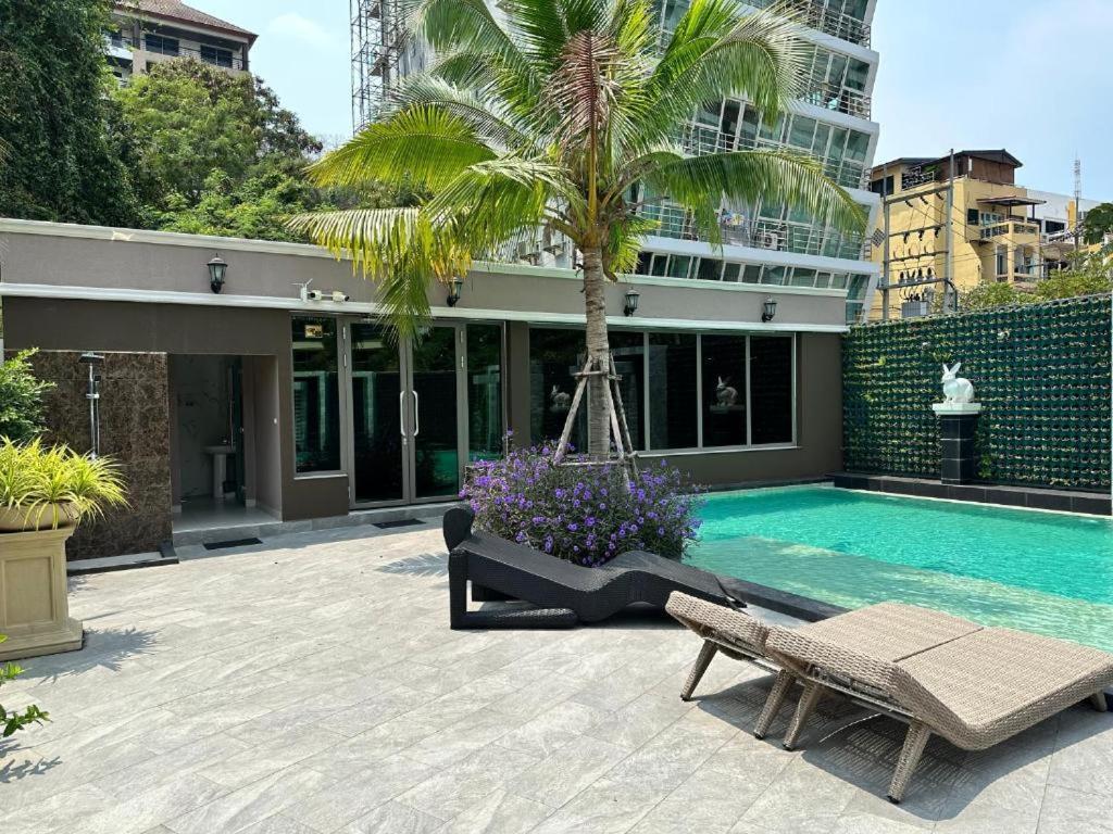 Arcadia Center Apartment *