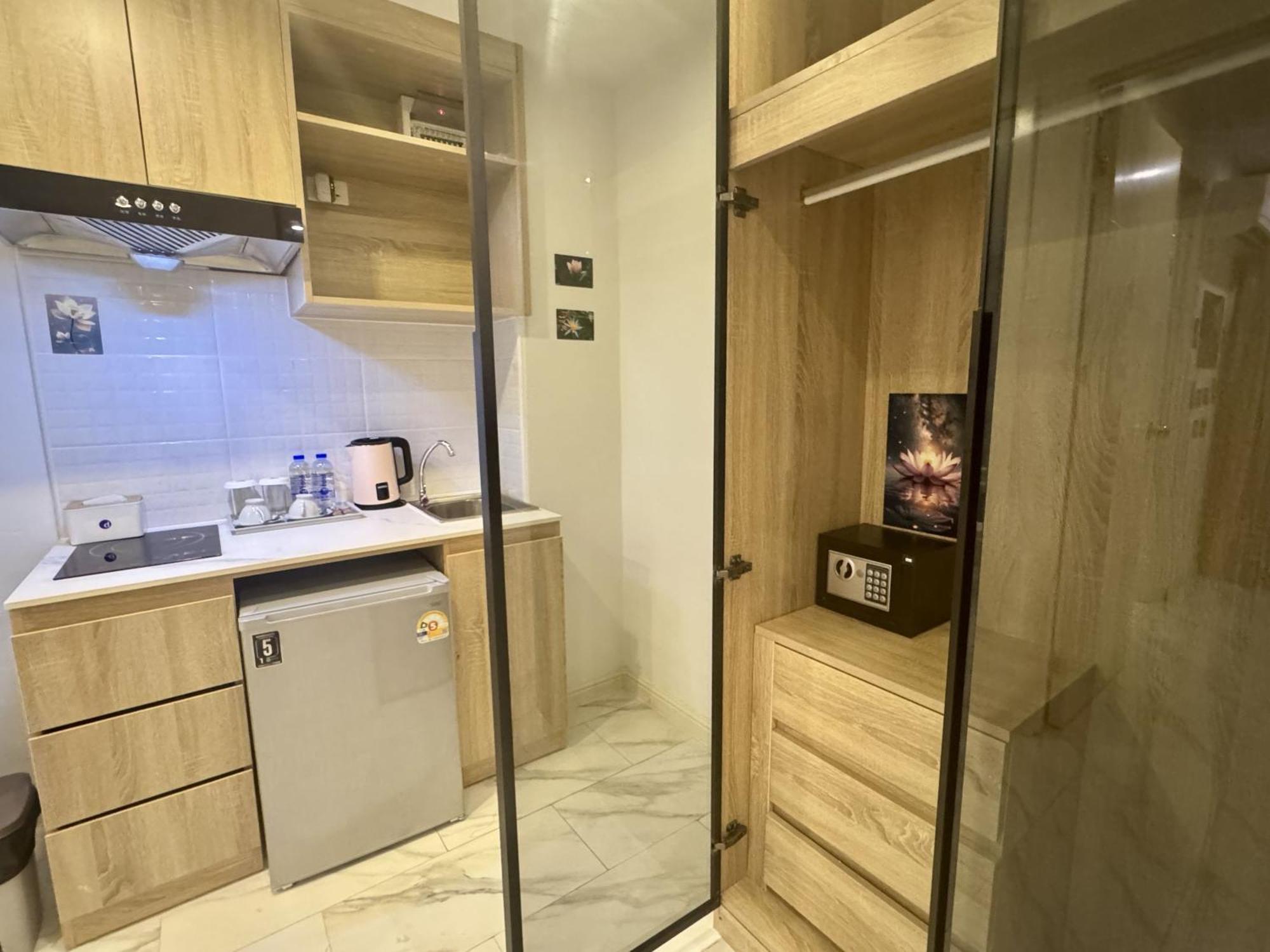 Lotus Apartment Pattaya