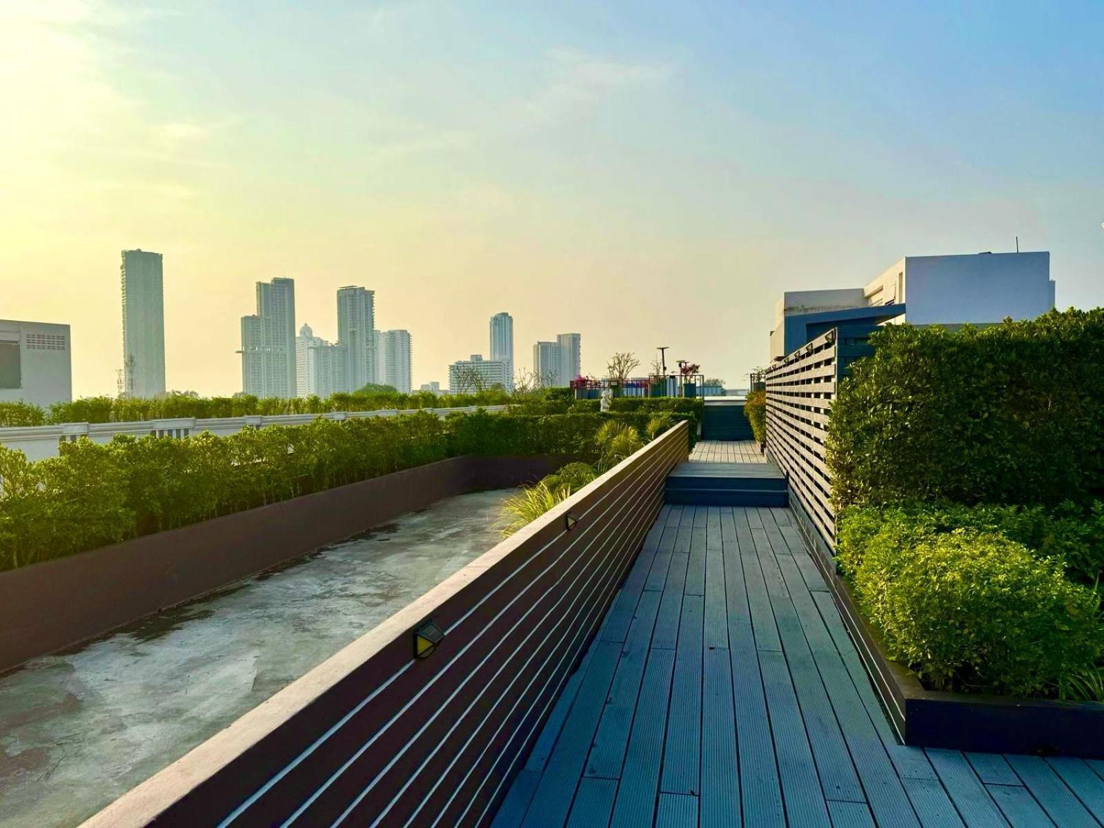 Lotus Apartment *