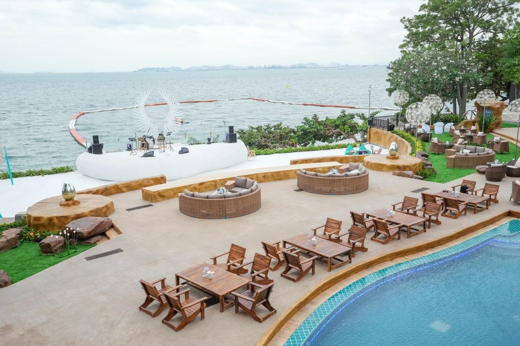 Garden Cliff And Pattaya