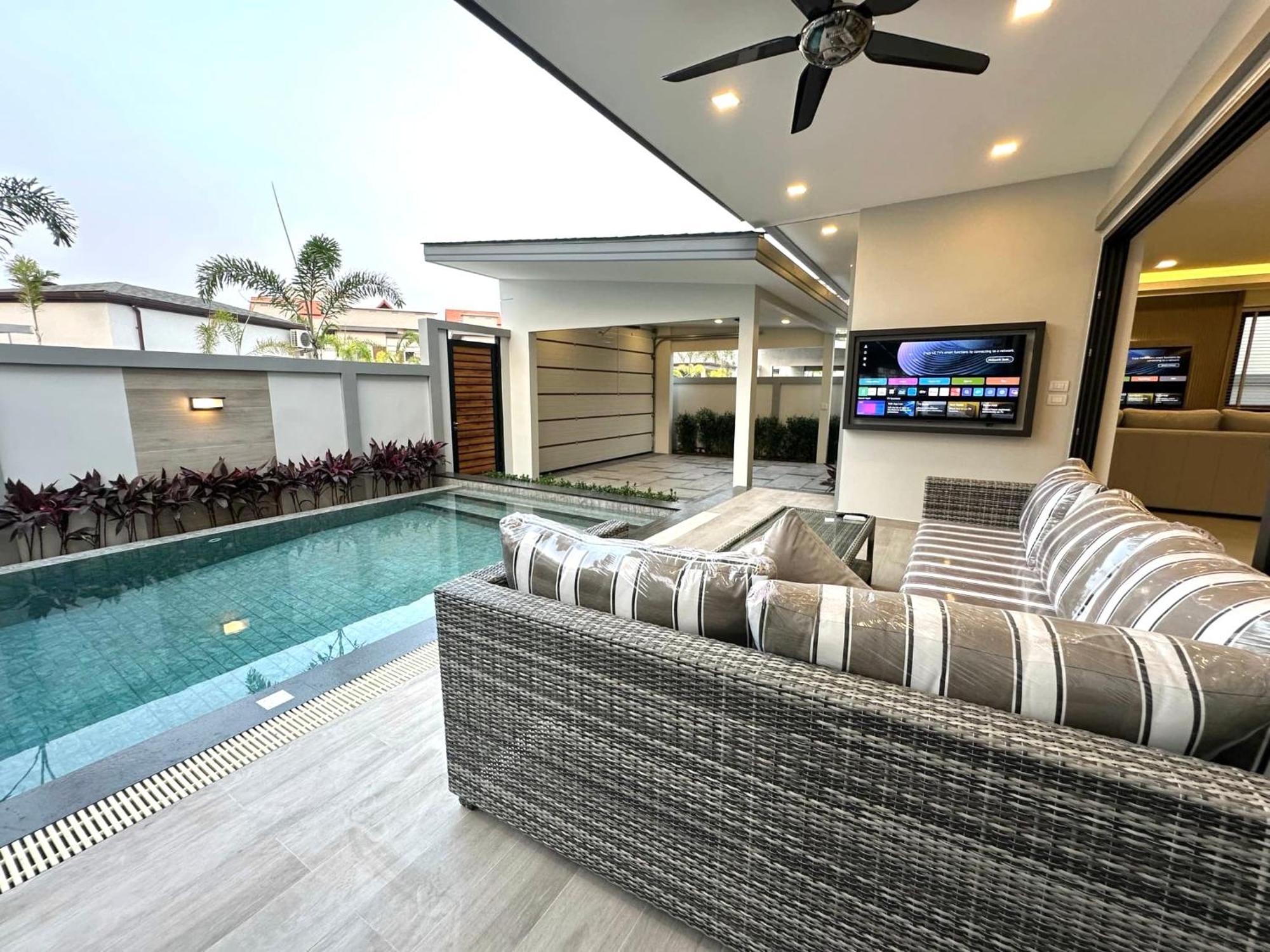 Zensiri Brand New Luxury Pool * Pattaya