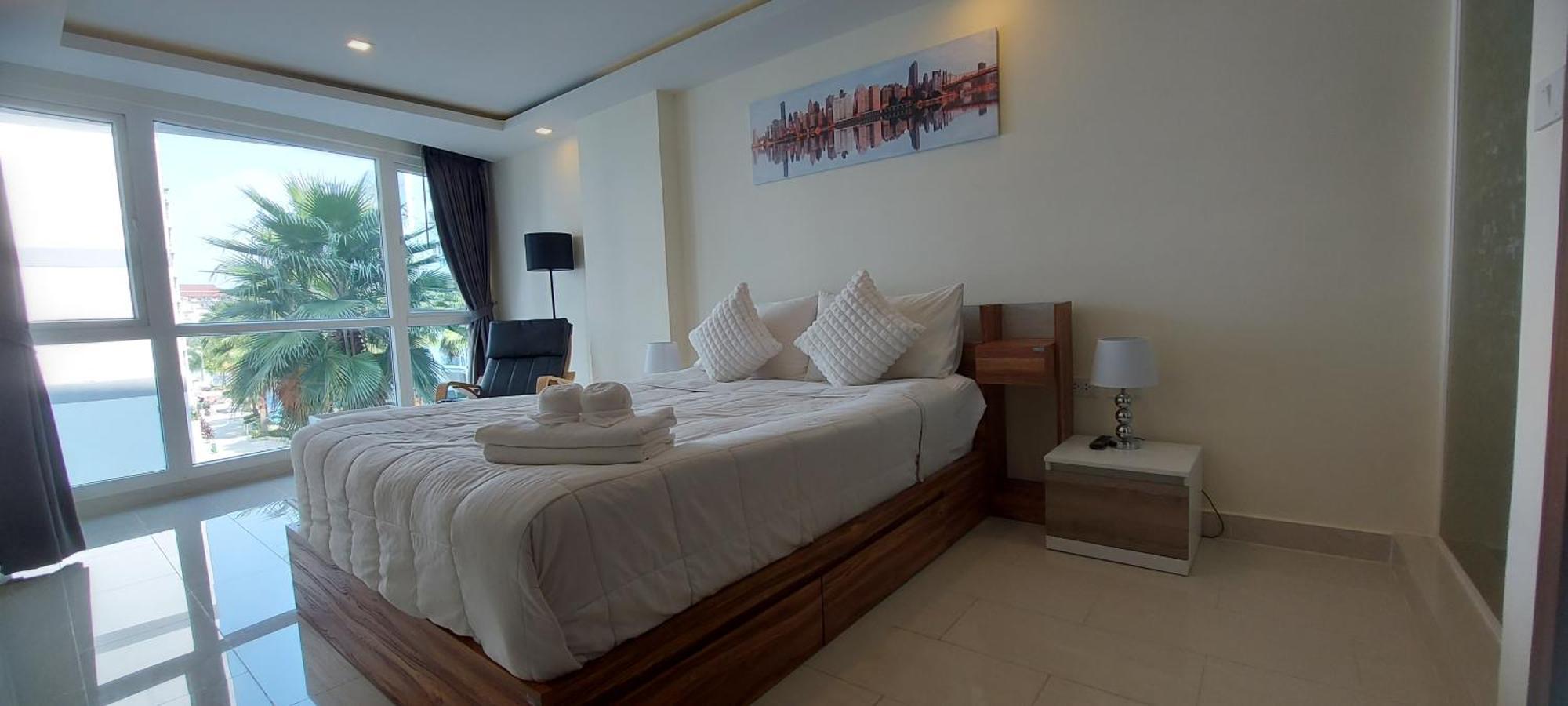 Apartment Grand Avenue Pattaya, Luxury Condo, 50sqm, Pool View *