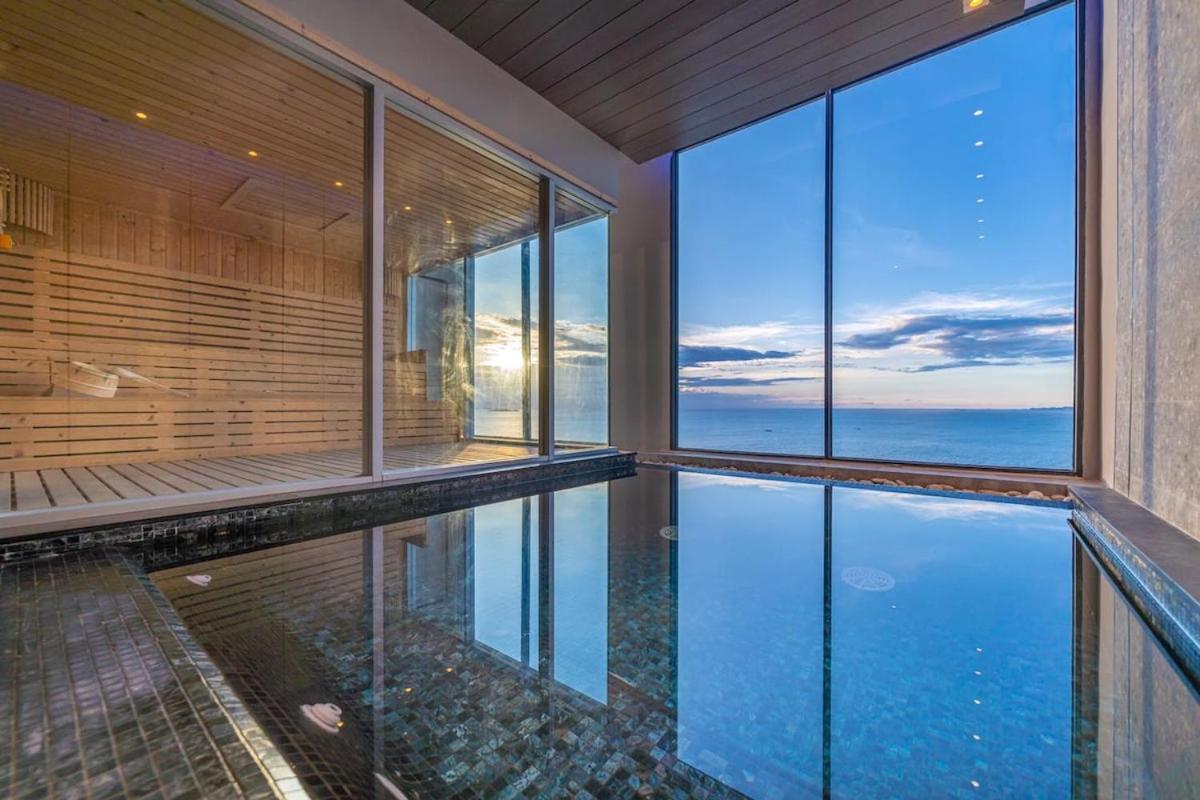 Sea View Luxury Amenities *