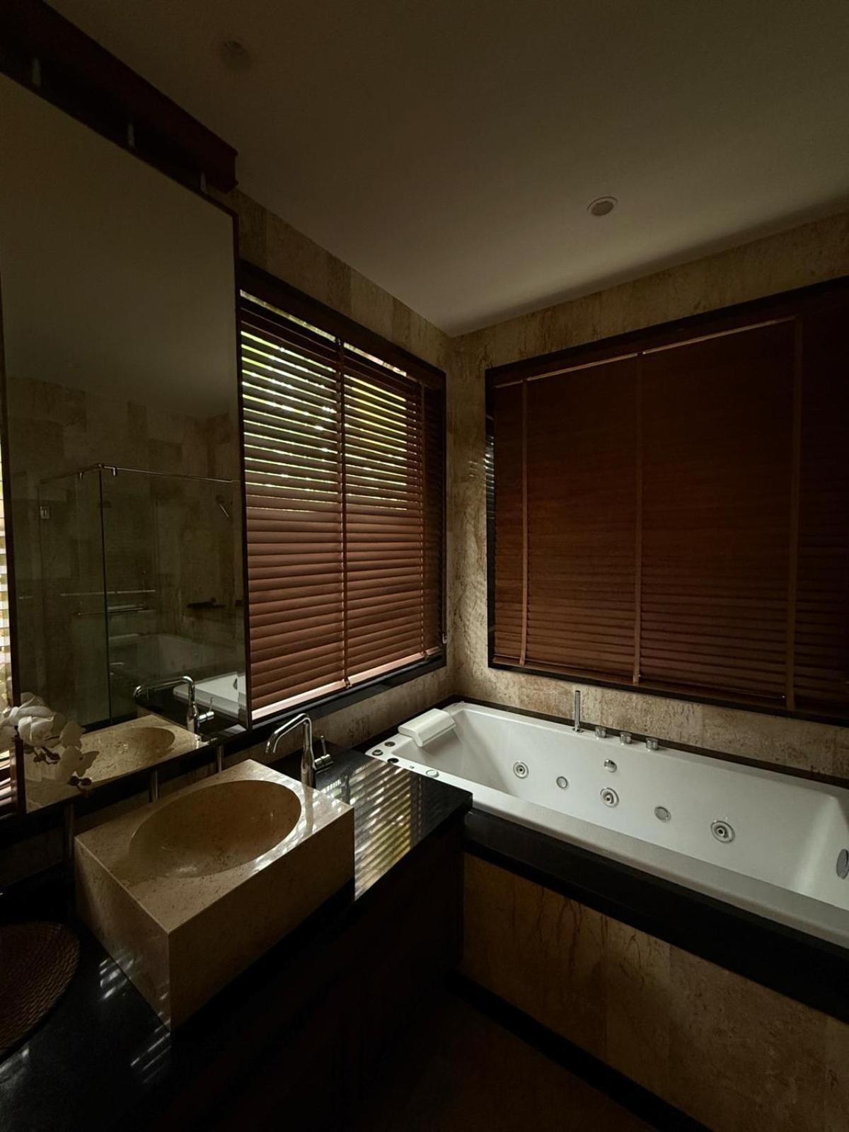 Luxury Luxury Seven Stars *