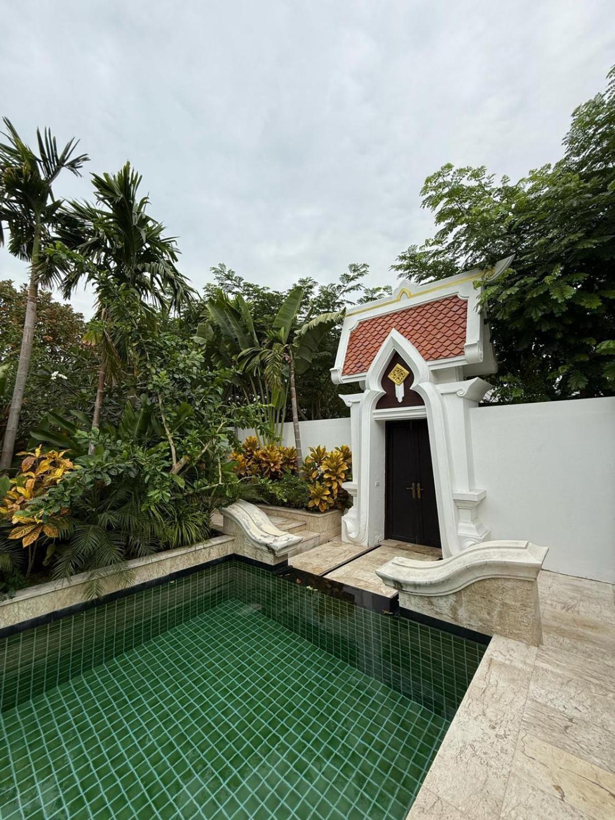 Luxury Luxury Seven Stars