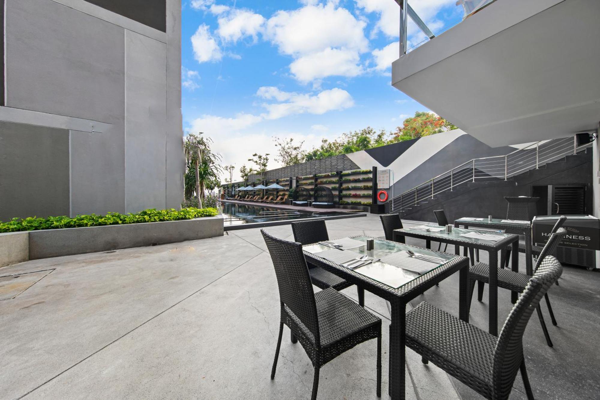 Golden Tulip Beachfront 5*