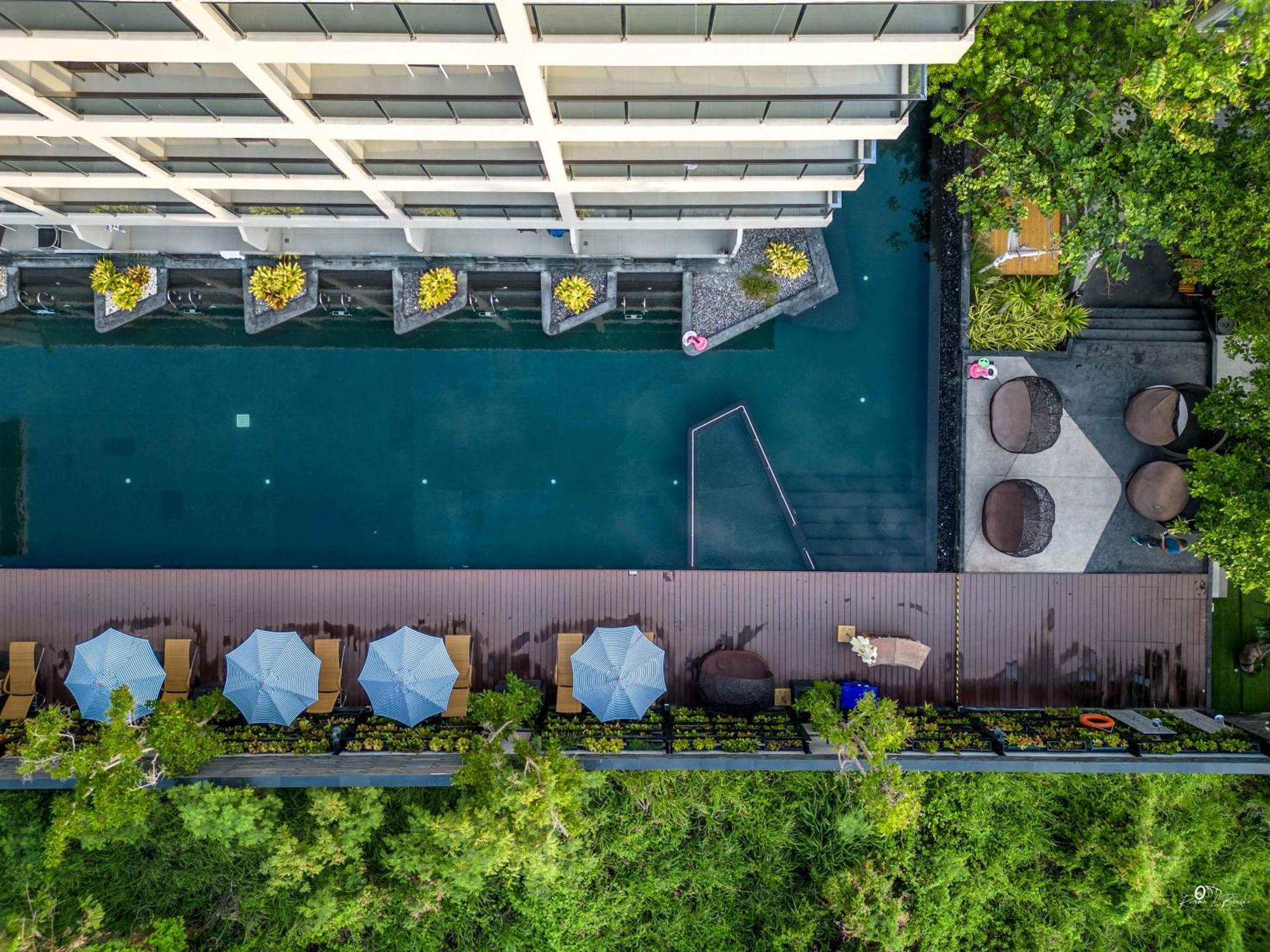 Golden Tulip Beachfront