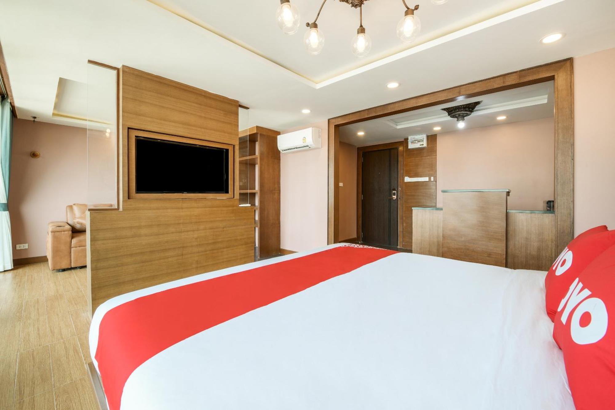 Super Oyo 458 Nakorn Siam Boutique Hotel 2*