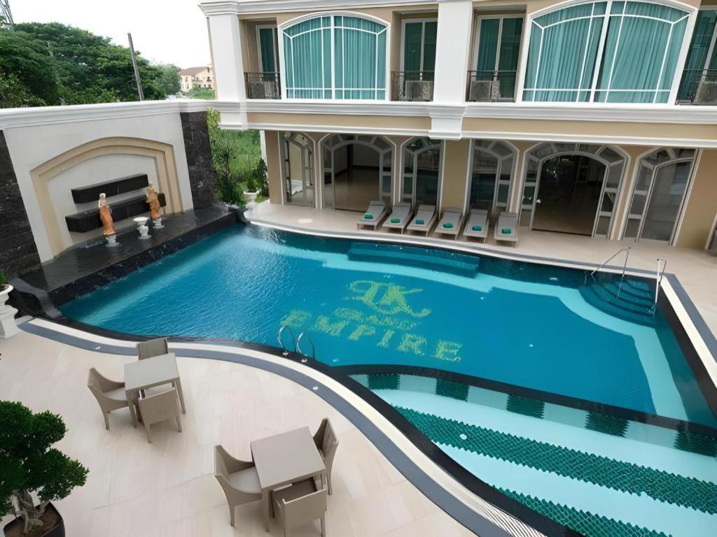 Lk Grand Empire Hotel 5*