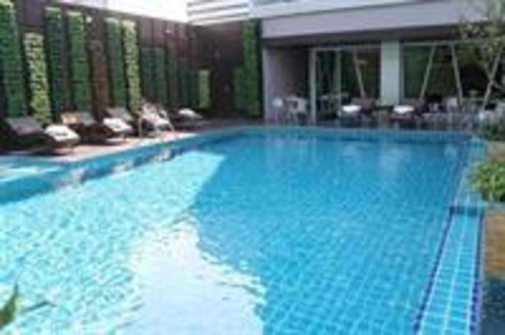 Chariot Hotel 3*