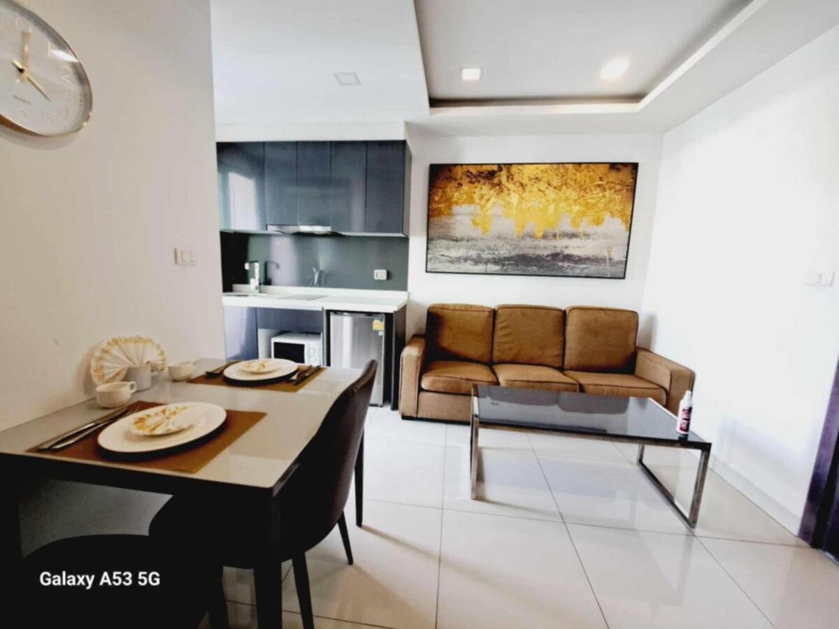Near Walking Street And Jomtien Apartment *