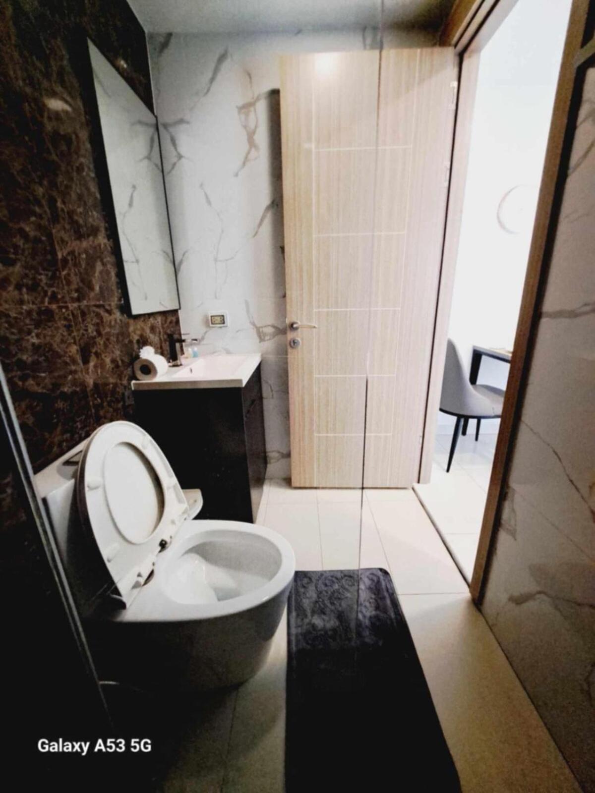 Near Walking Street And Jomtien Apartment *