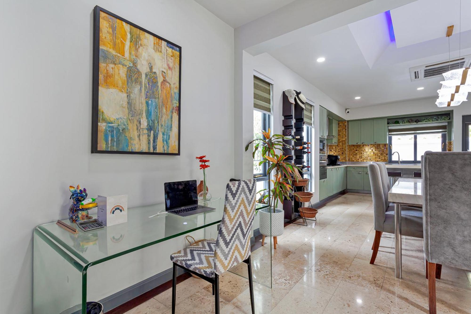 Angels-villa-pattaya-near-walking-street-4bed-8-people *