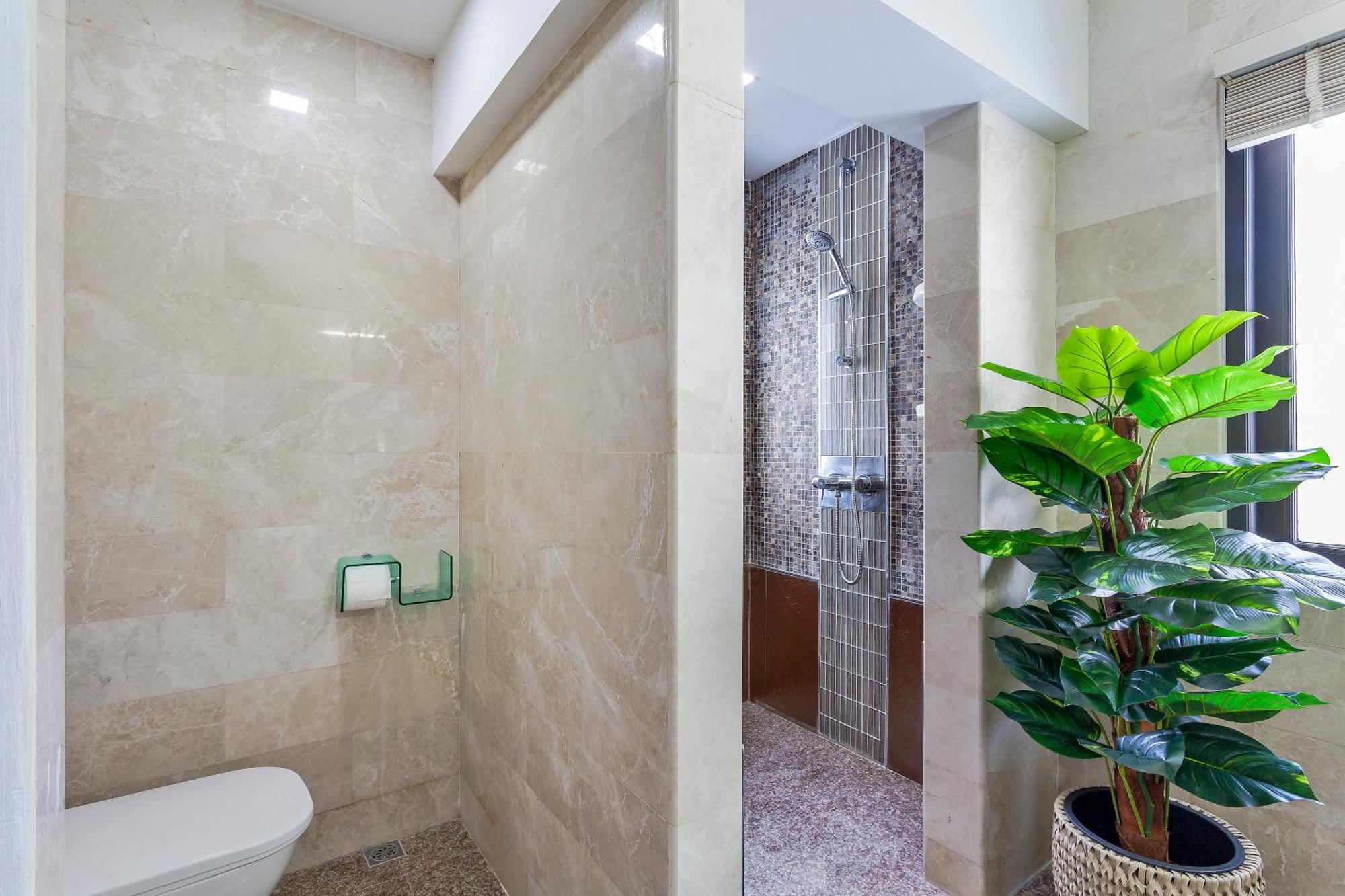 Angels-villa-pattaya-near-walking-street-4bed-8-people