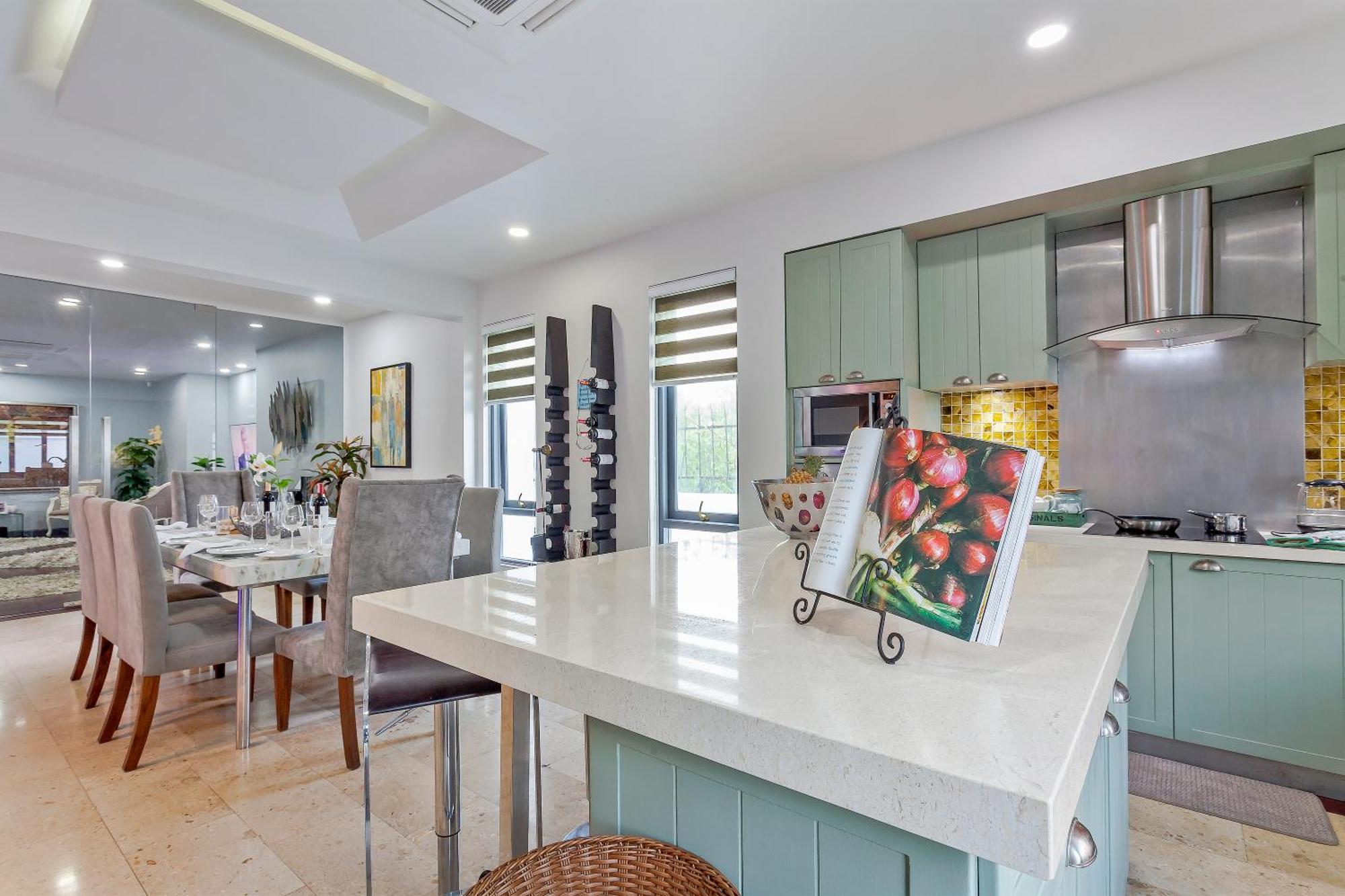 Angels-villa-pattaya-near-walking-street-4bed-8-people Villa Pattaya