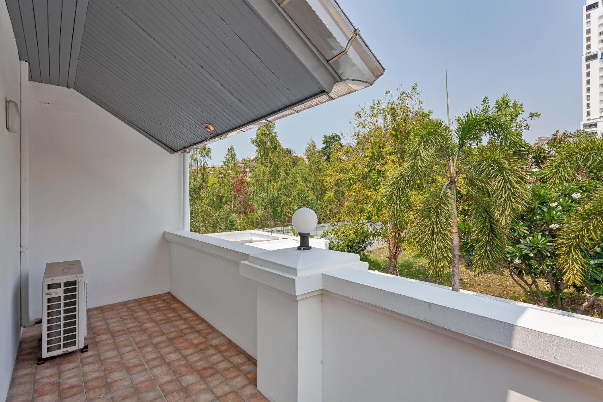 Angels-villa-pattaya-near-walking-street-4bed-8-people Villa Pattaya