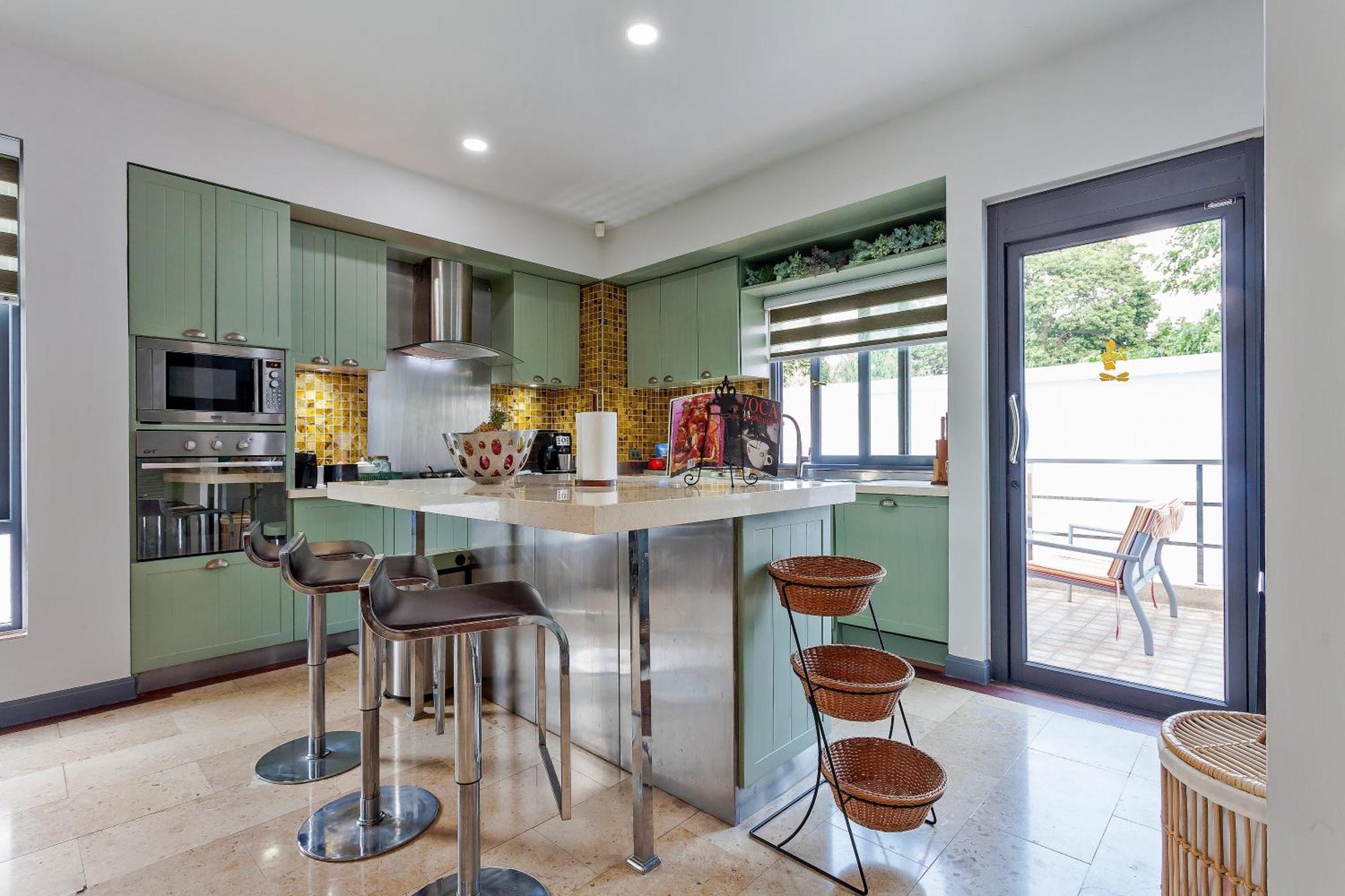 Angels-villa-pattaya-near-walking-street-4bed-8-people Villa Pattaya