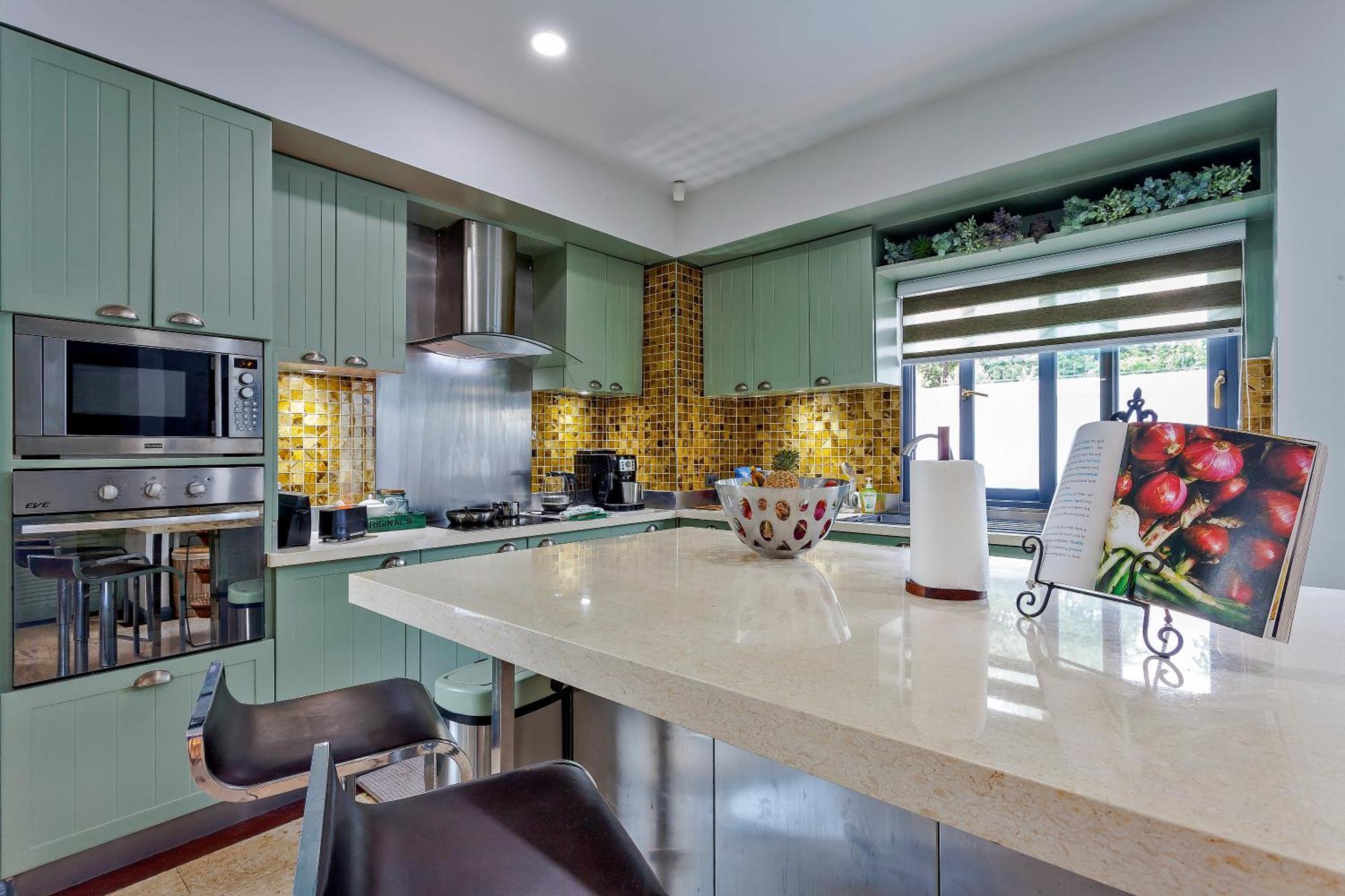 Angels-villa-pattaya-near-walking-street-4bed-8-people Villa