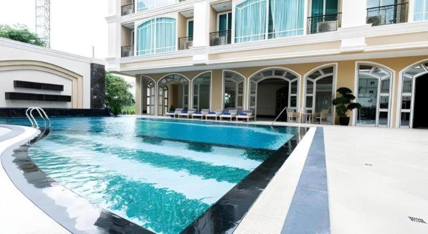 Lk Grand Empire Pattaya