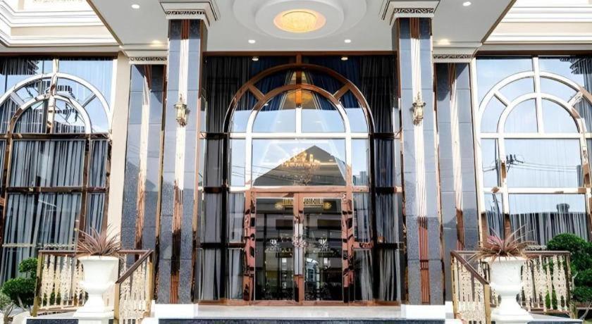 Lk Grand Empire Hotel
