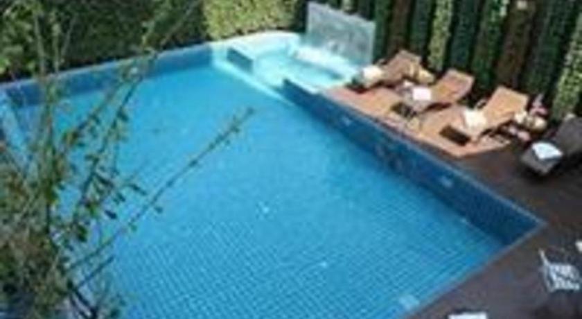 Chariot Hotel 3*