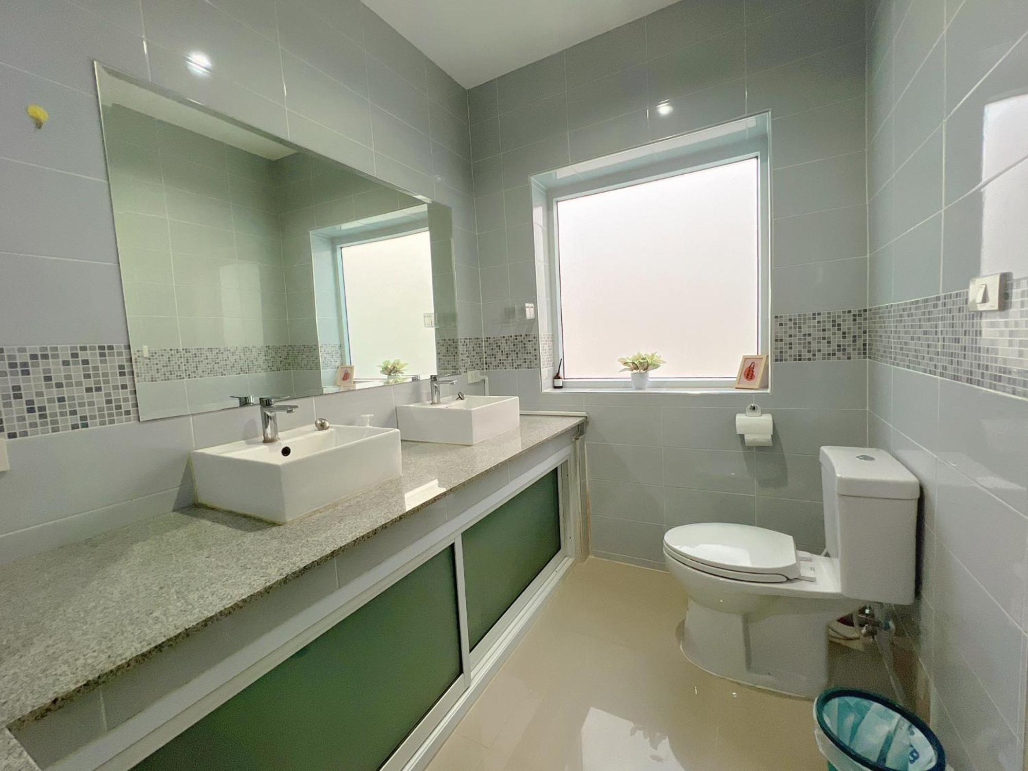 Gary Pool Pattya Villa
