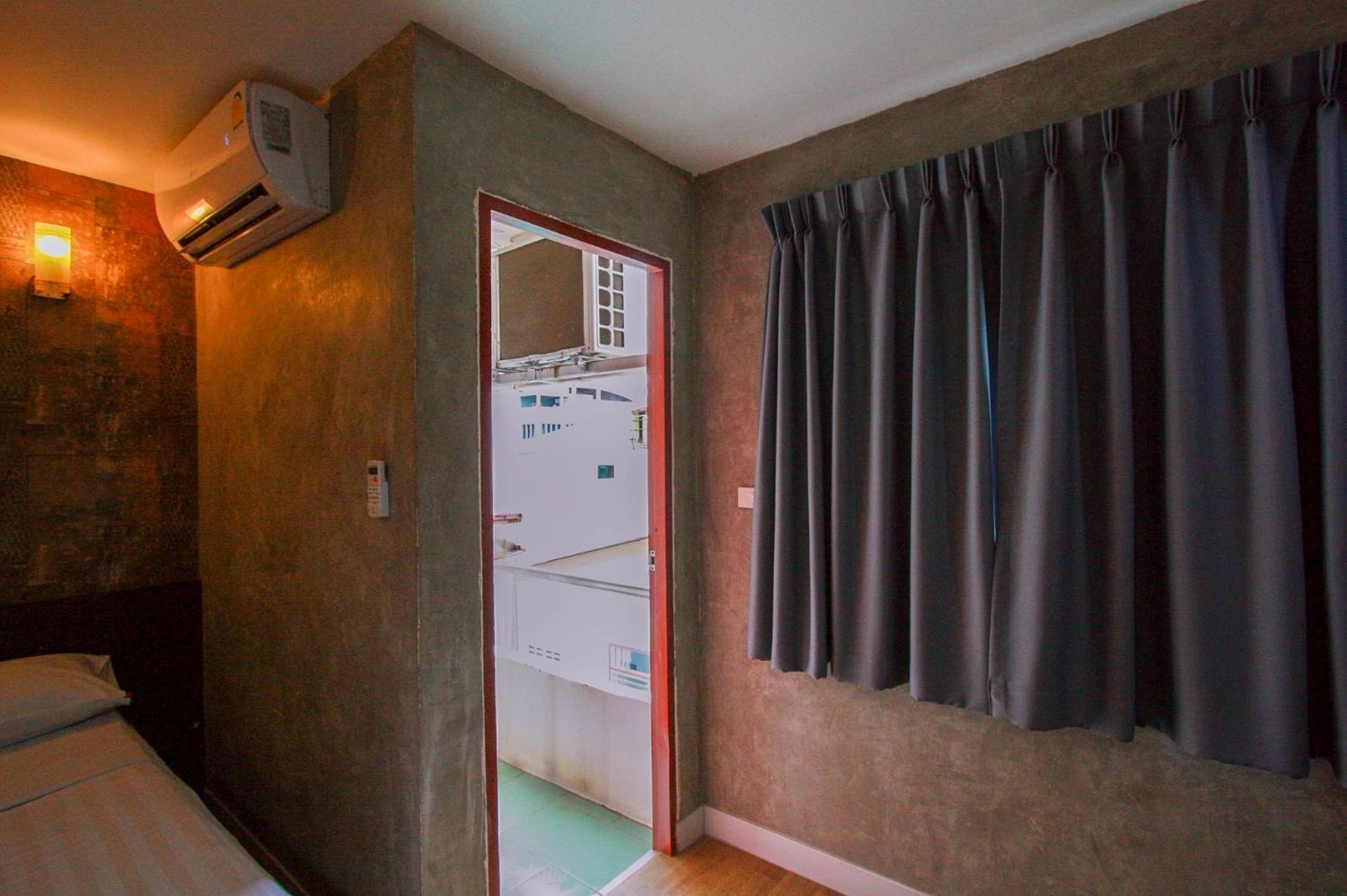 18 Coins Budget Hotel Pattaya