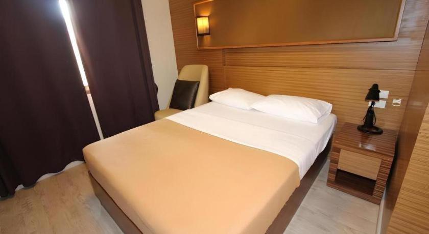 Lodge Honey Pattaya