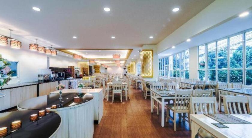 Oyo 1126 Curve Boutique Hotel Pattaya