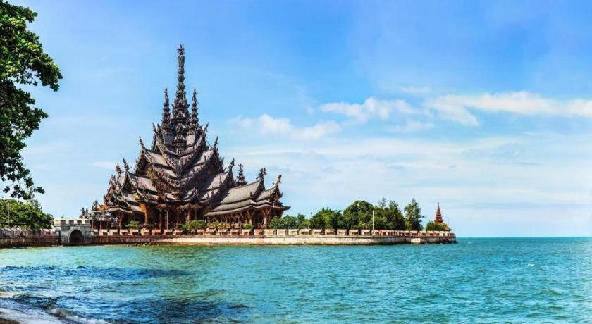 Yellow Moon Hotel Pattaya