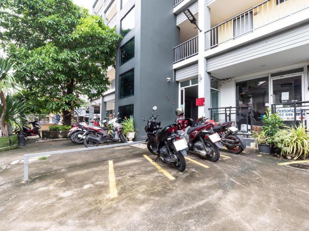 V Place Hotel