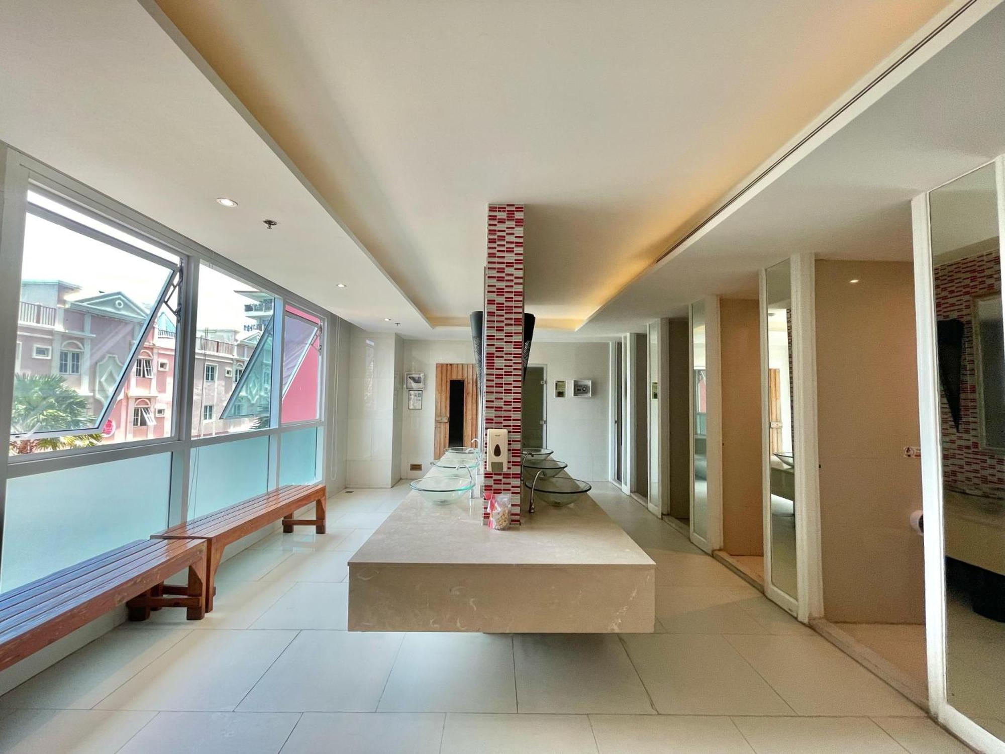 Apartment With Waterpark