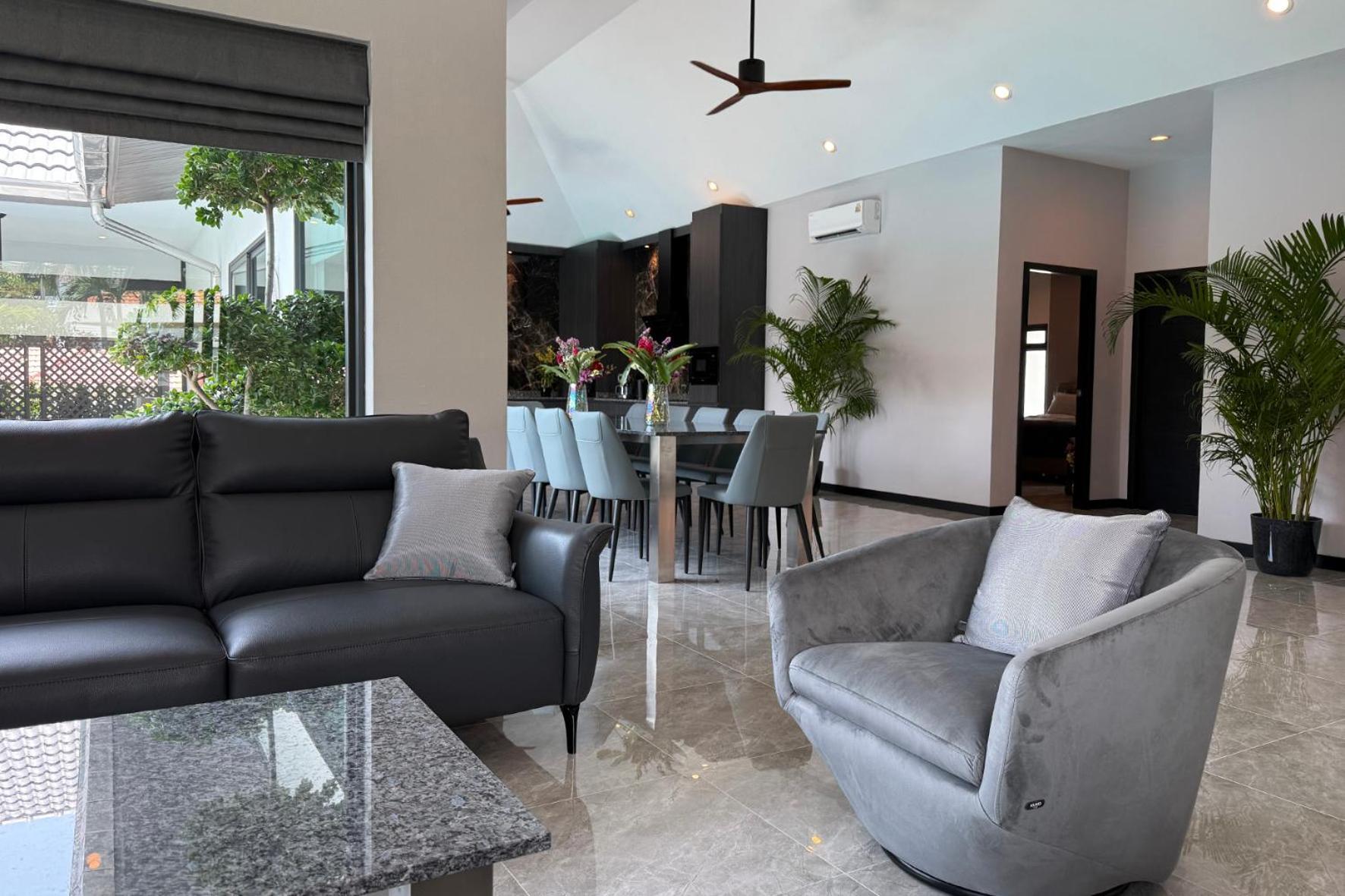 Villa Waree Minutes From Beach And City Villa Pattaya