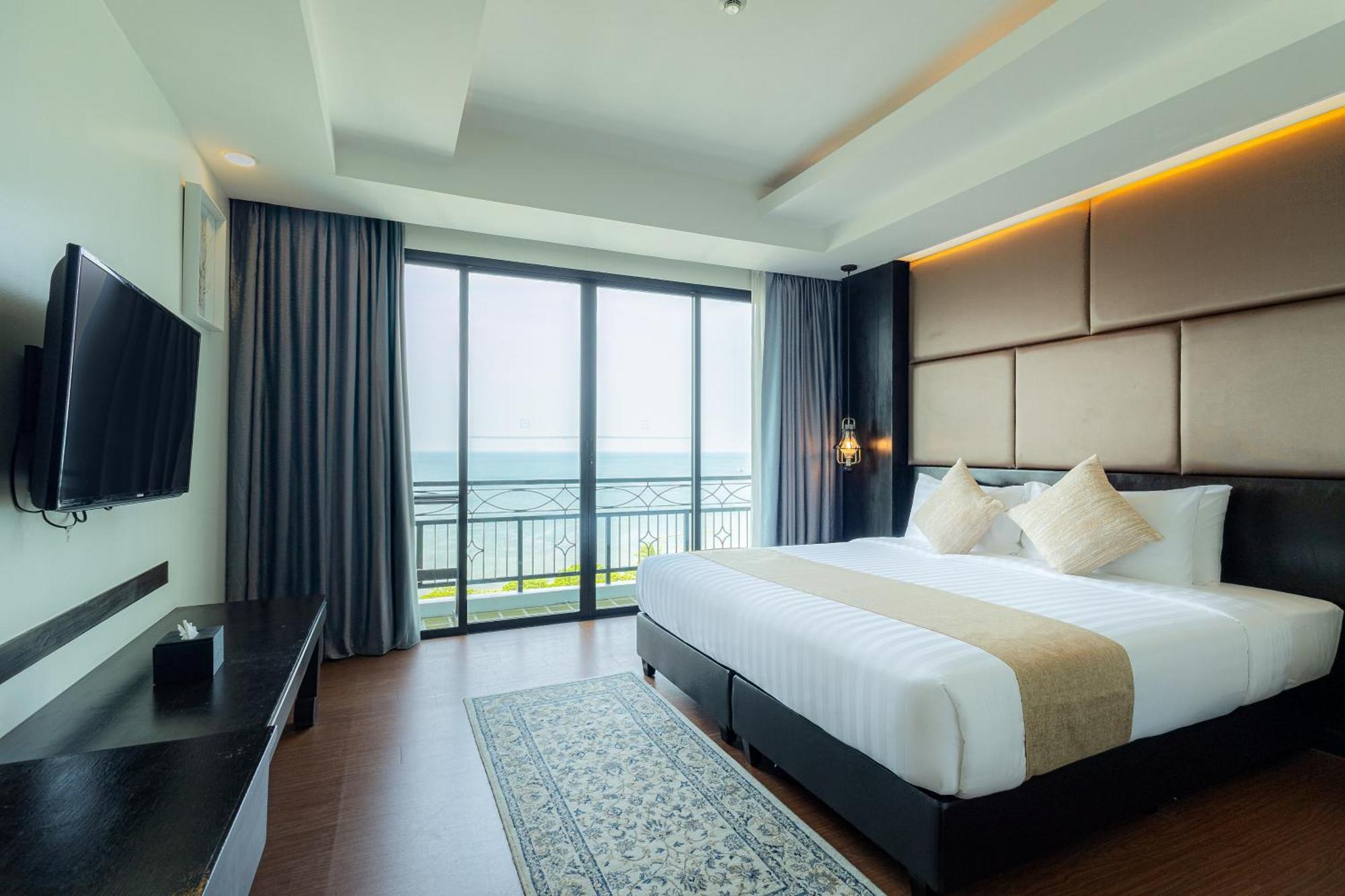Bay Jomtien Hotel 5*