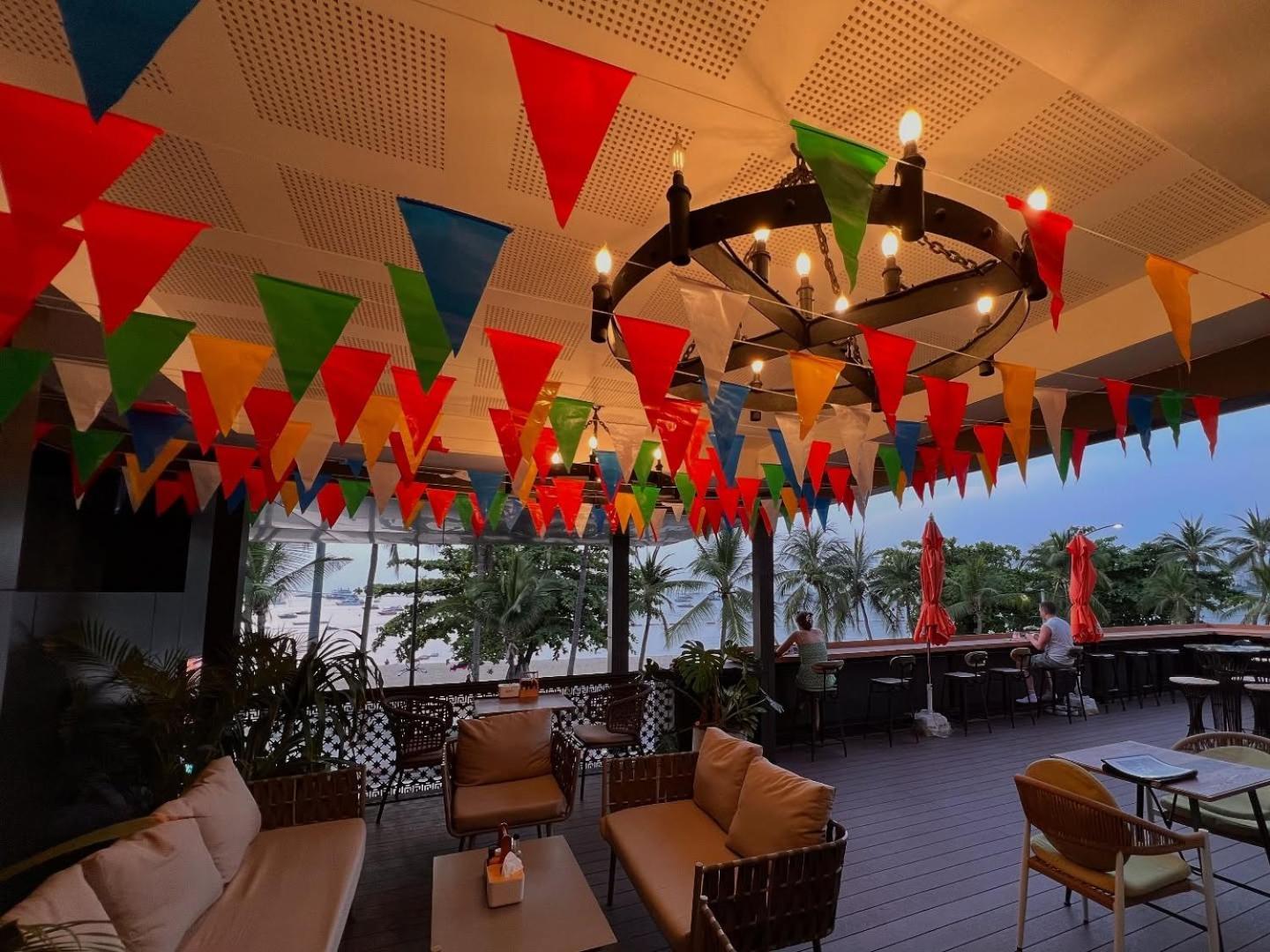 Hotel cápsula Nonze Pattaya