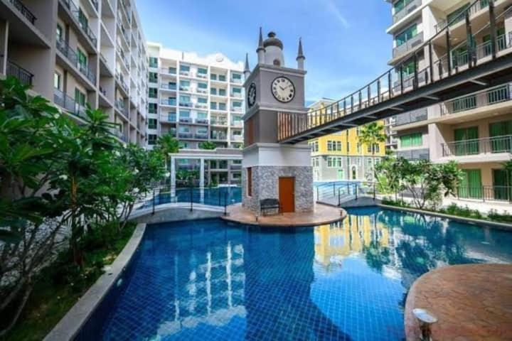 Modern 1-bedroom With Pool View Arcadia Continental Apartment *