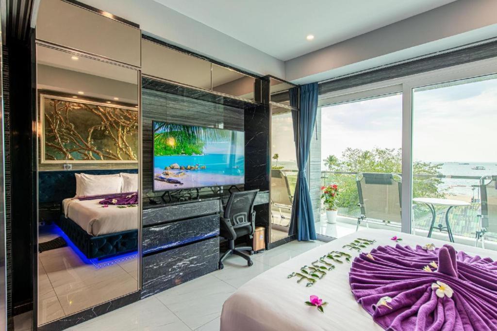 The Globe Hotel, Bar & Restaurant 3* Pattaya