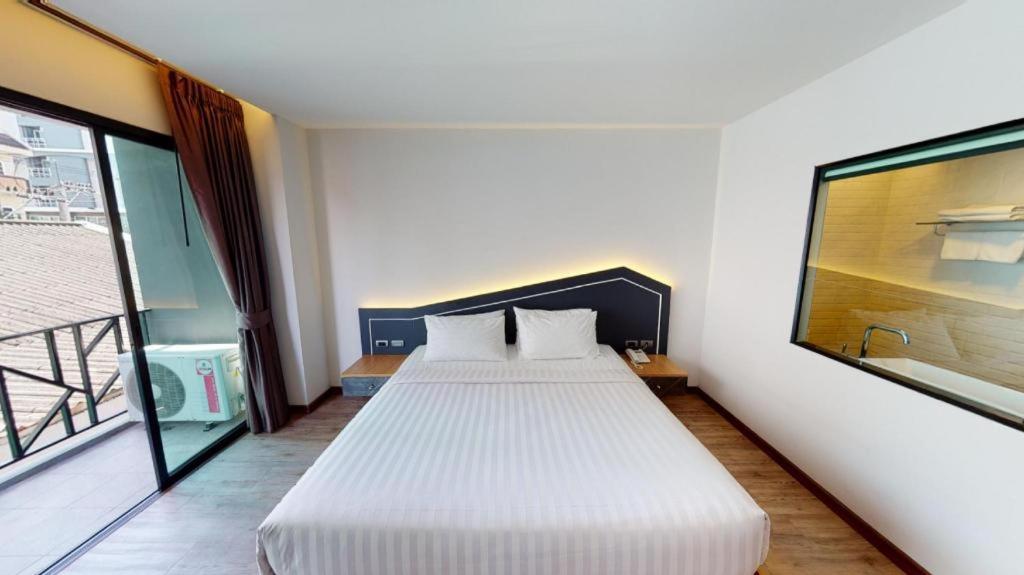 Hotel Sleep With Me 3*