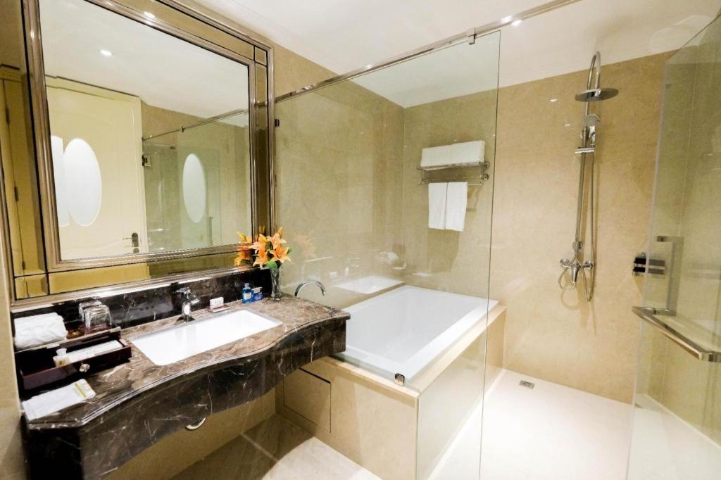 Lk Grand Empire Hotel Pattaya