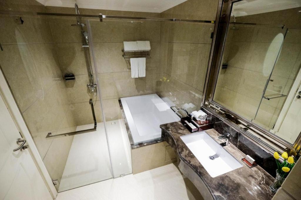 Lk Grand Empire 5* Pattaya